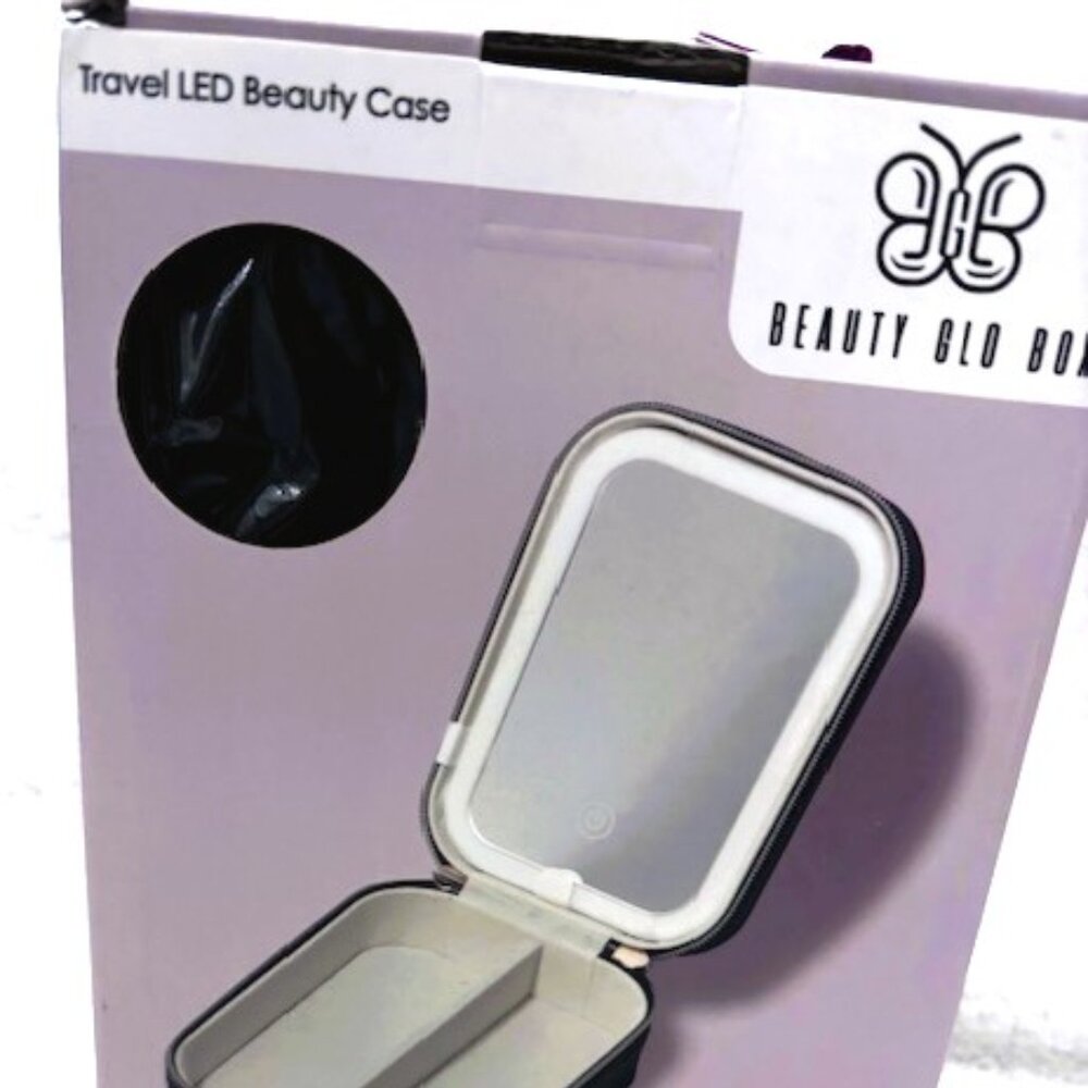 Beauty Glo Box travel LED beauty case New in Box
